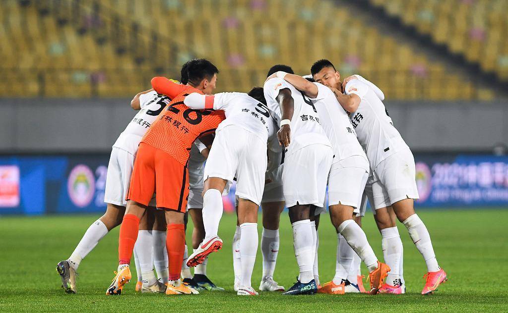 开元棋牌官网-战无不胜：足球赛区顶级球队奋起直追(战无不胜歌曲)