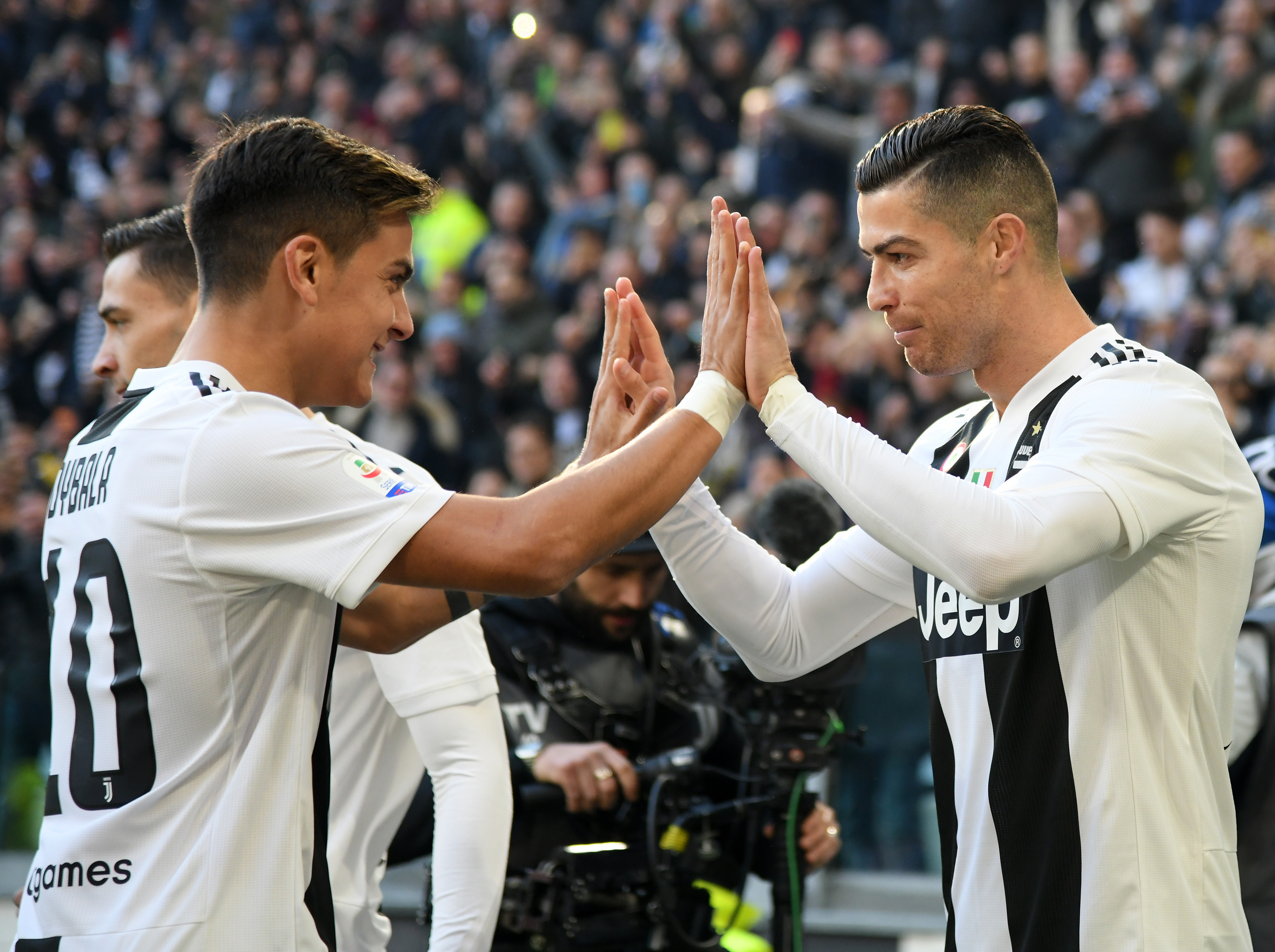 尤文图斯队员奉献精彩传球,帮助球队获胜的是谁